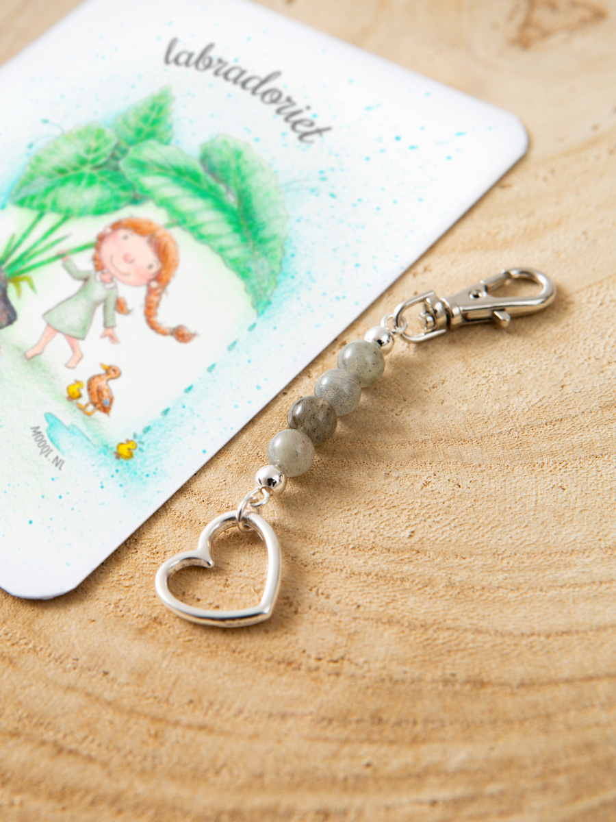 mooqi edelsteenhanger labradoriet met hart